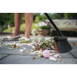 Fiskars Solid Bezem M -Groen Tuin Verkoopwinkel fiskars solid bezem m 1024x1024 6218b2de64c84 l